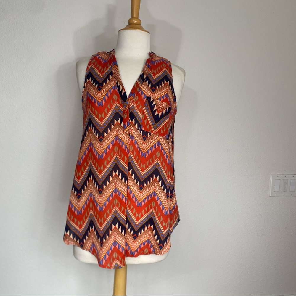 3/$25 B_envied Multicolor Chevron Sleeveless Partial Button Blouse Size Medium